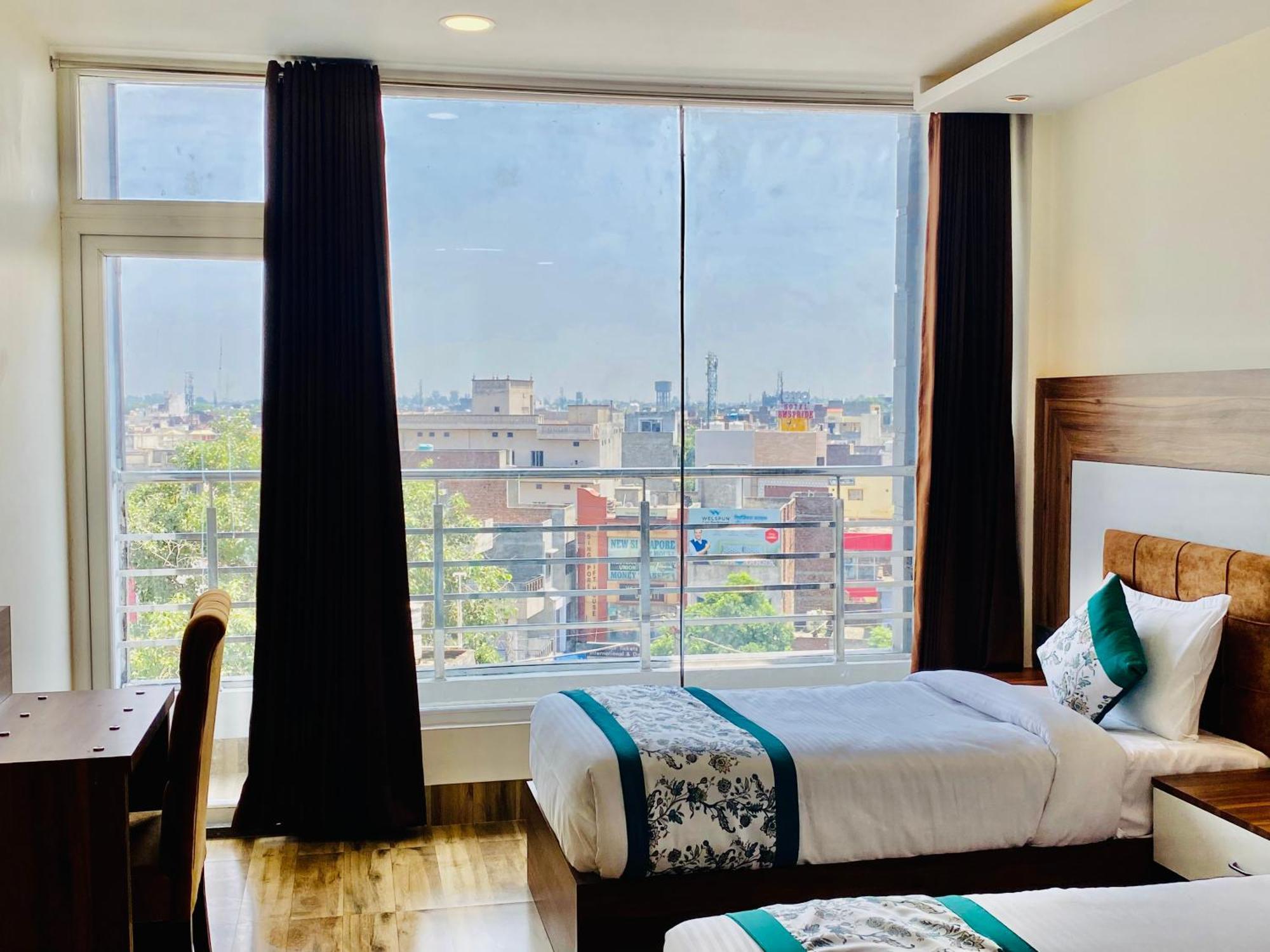 Hotel White House Walking Distance From Golden Temple- With Parking Amritsar Exterior foto