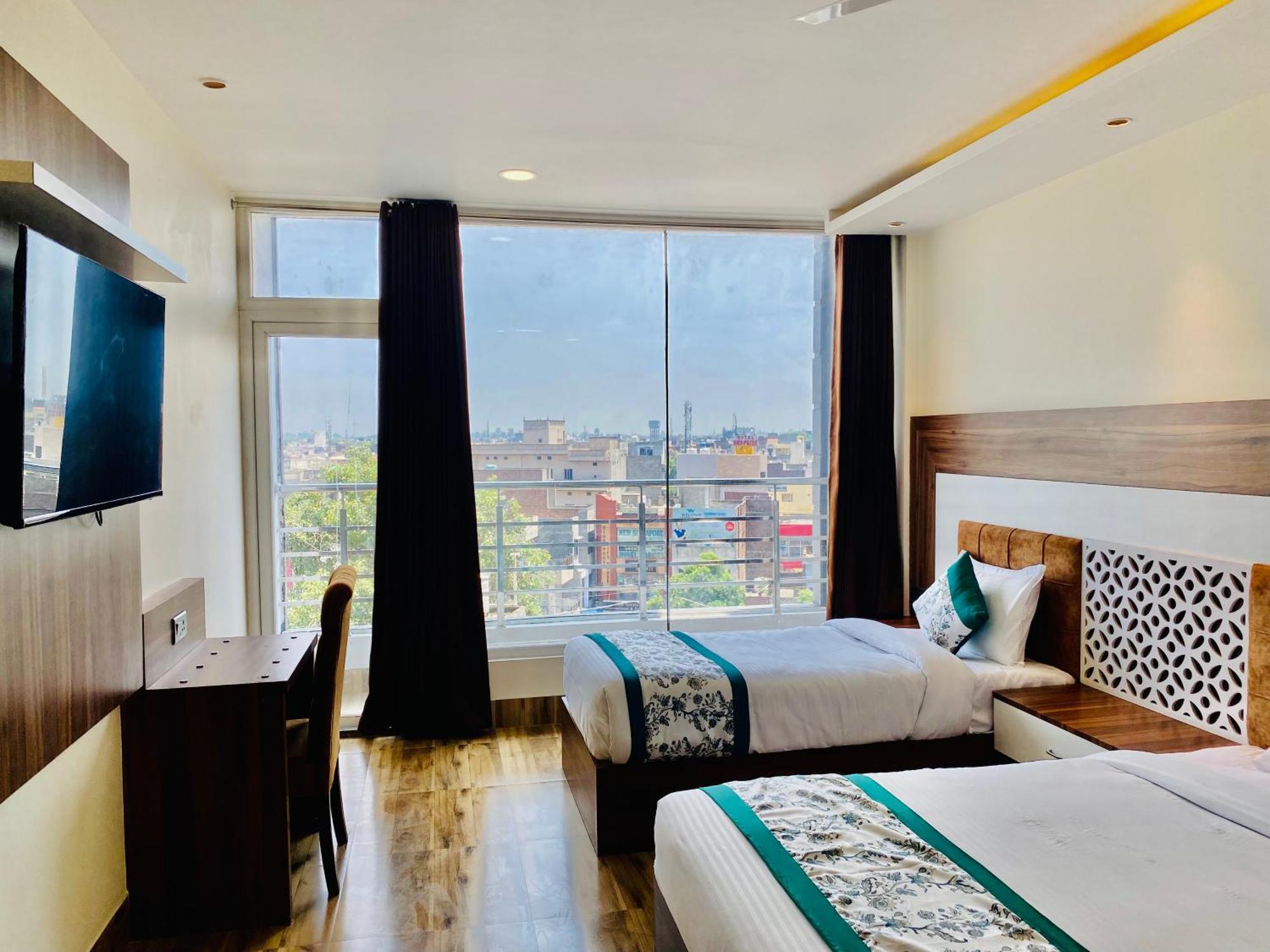 Hotel White House Walking Distance From Golden Temple- With Parking Amritsar Exterior foto